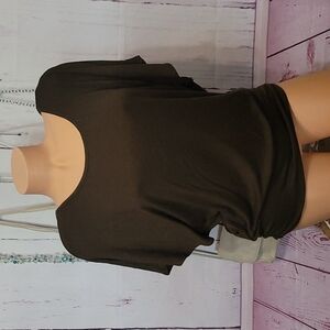 Maurices Green Top w/peek-a-boo crochet back panel.